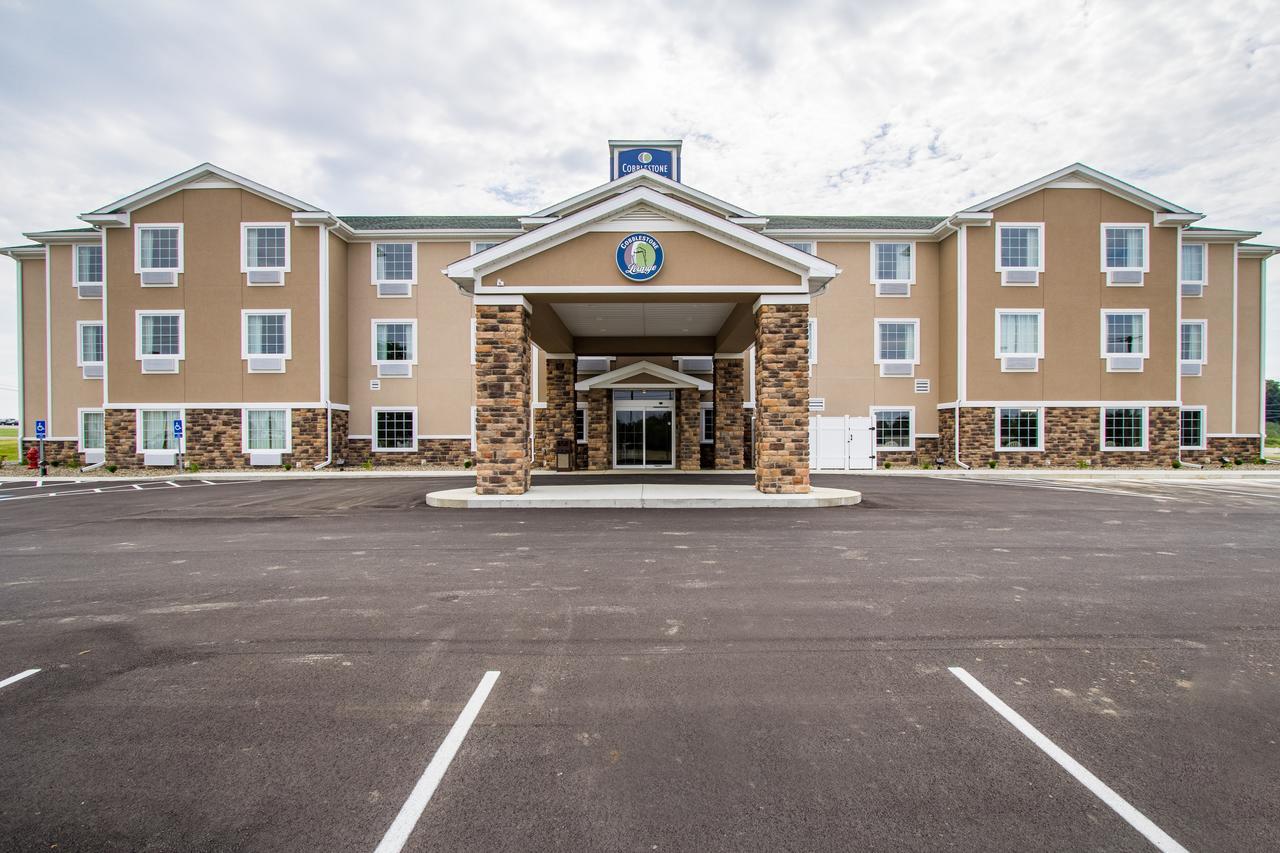 Cobblestone Hotel & Suites - Hutchinson Exterior photo